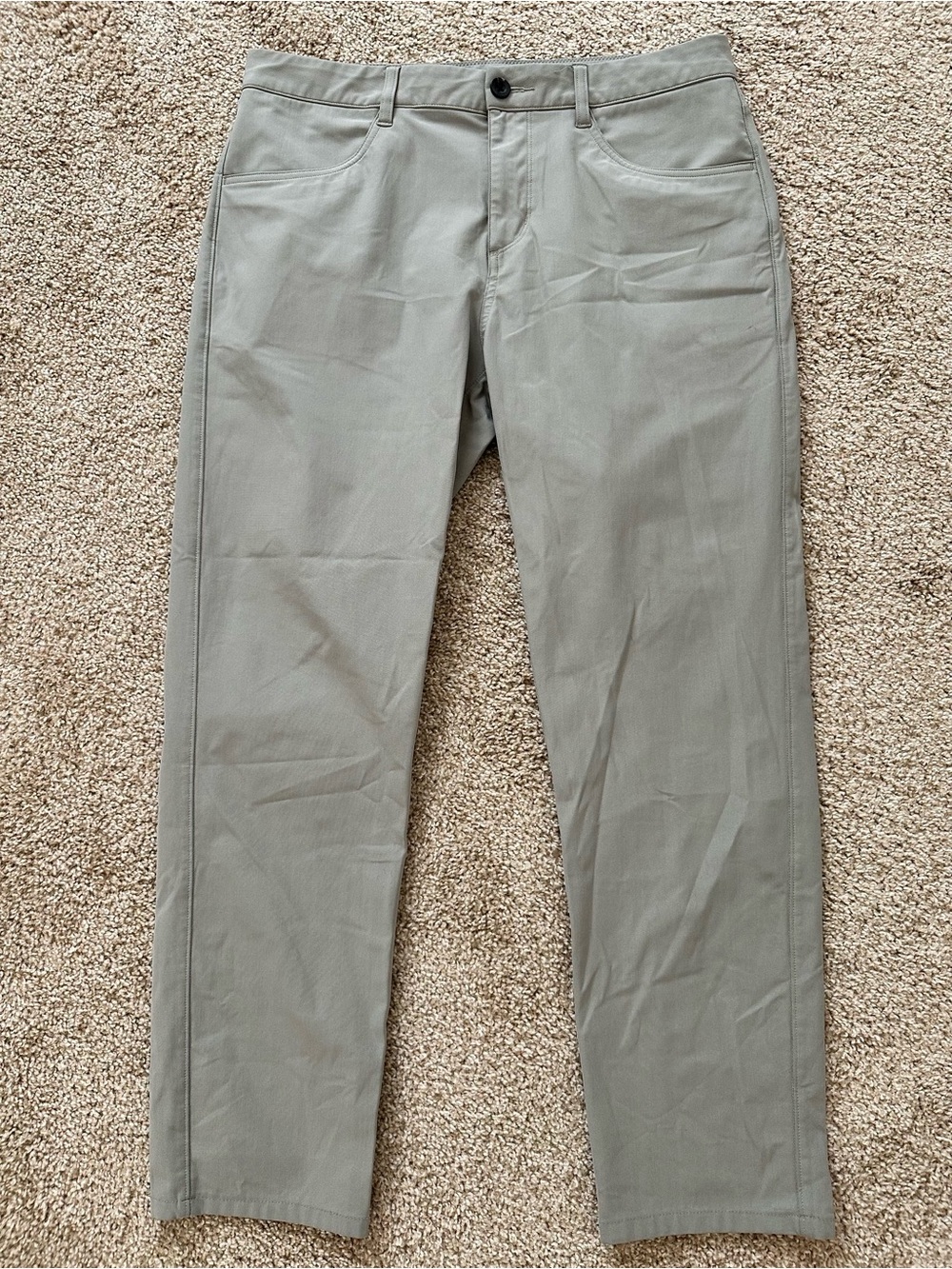 Vuori Men's Athletic Dress Pants in Light Gray - Size 32